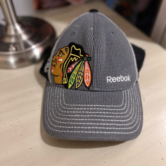 Chicago Blackhawks Hat - Picture 1 of 3